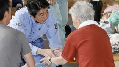 “폭우가 3선 가도 막아설라”아베, 필사적인 구라시키행